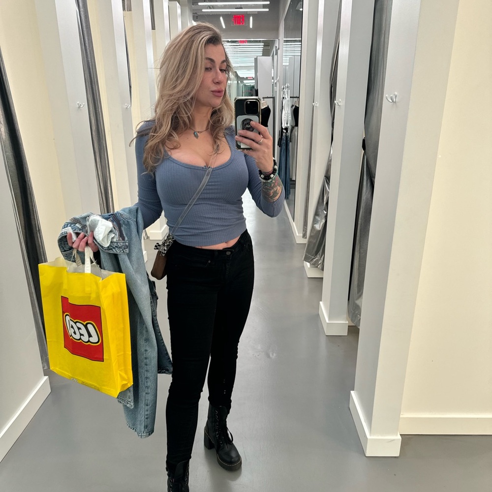 Meet your Posher, Jessica